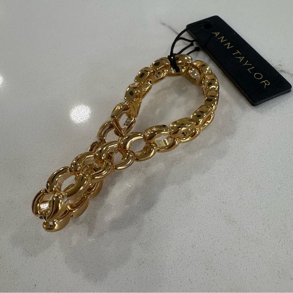 Ann Taylor Gold Cuban Link Stretch Bracelet - Picture 3 of 7